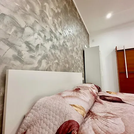 Briganti House Neapel