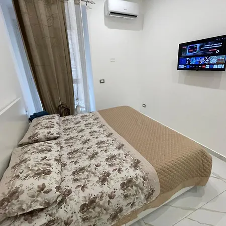 Briganti House Neapel